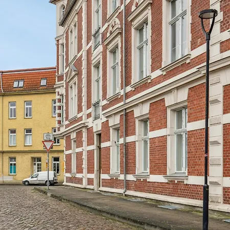 1 Bedroom Stunning In Apartamento